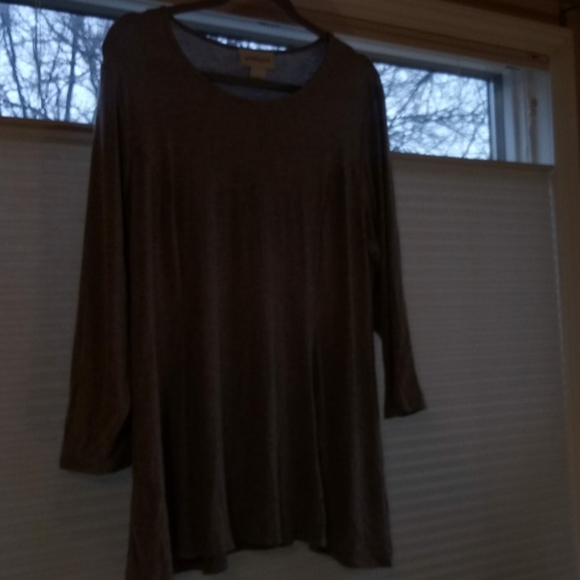 Top - Picture 2 of 2